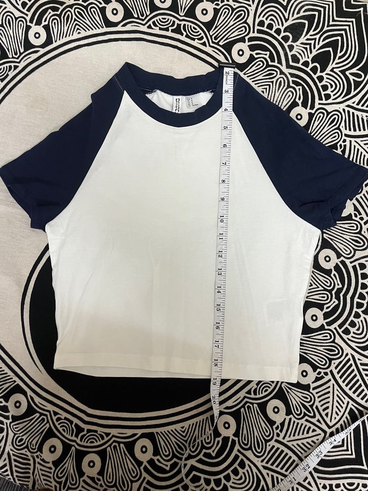 Navy &amp; White Raglan Sleeve Crop Top – Size M