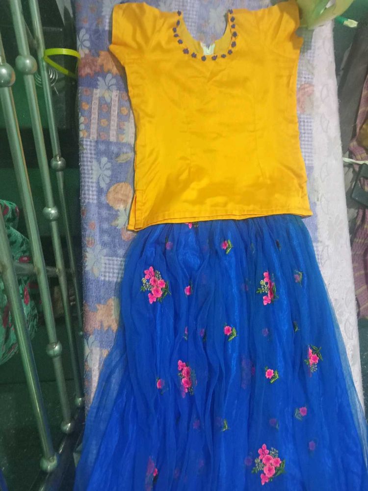 Midi Gold And Blue Colour 36&#34;Size