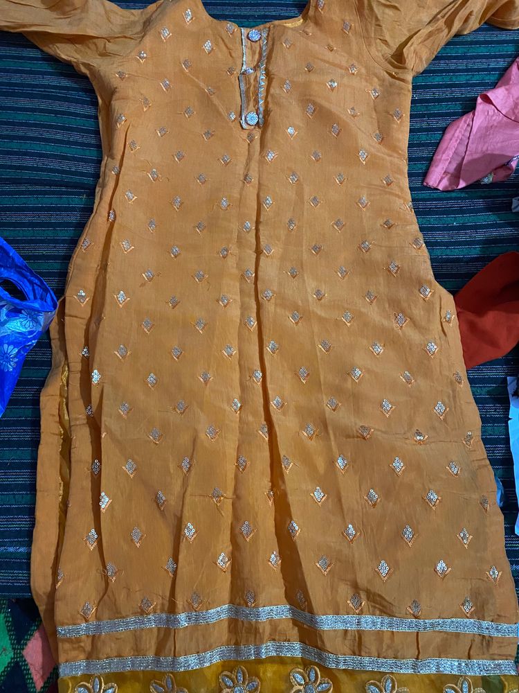 Beautiful Suit With Inner Attached