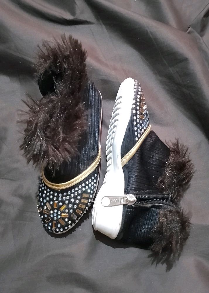 Black Colour Girls Beautiful Stylish Shoe😊