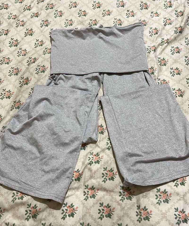 Grey Lounge - Cozy &amp; Stylish