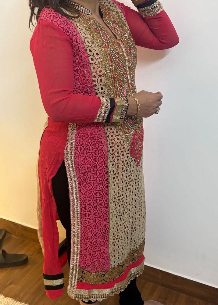 Elegant Pink &amp; Gold Embroidered Kurta