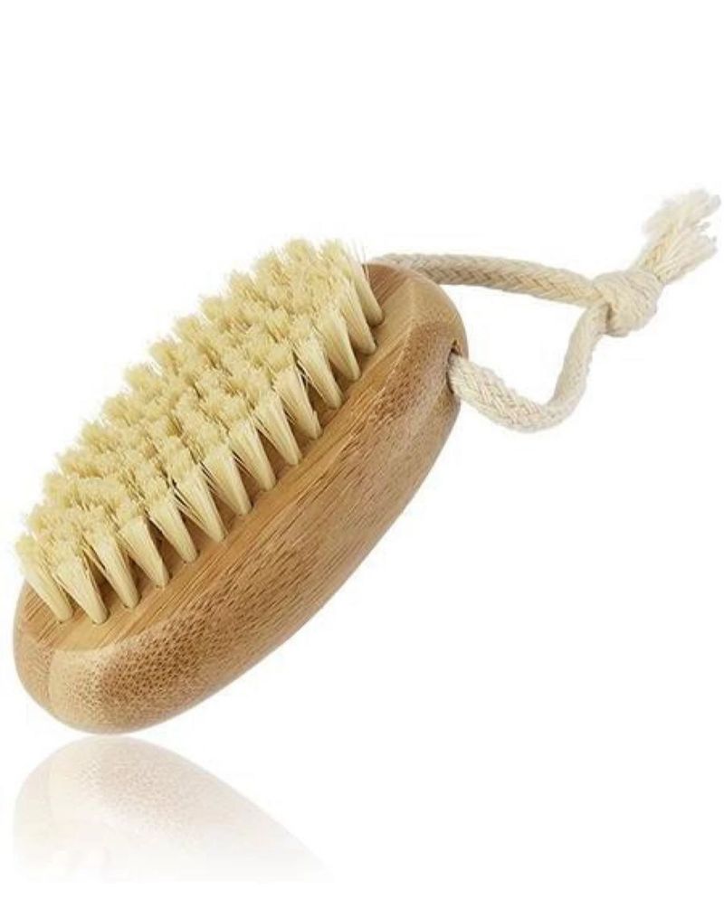 🆕 Oriflame Sweden Bamboo Nail brush