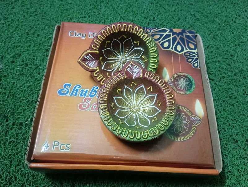SHUBH SANSKAR Clay Diwali Diyas (4 Pcs)