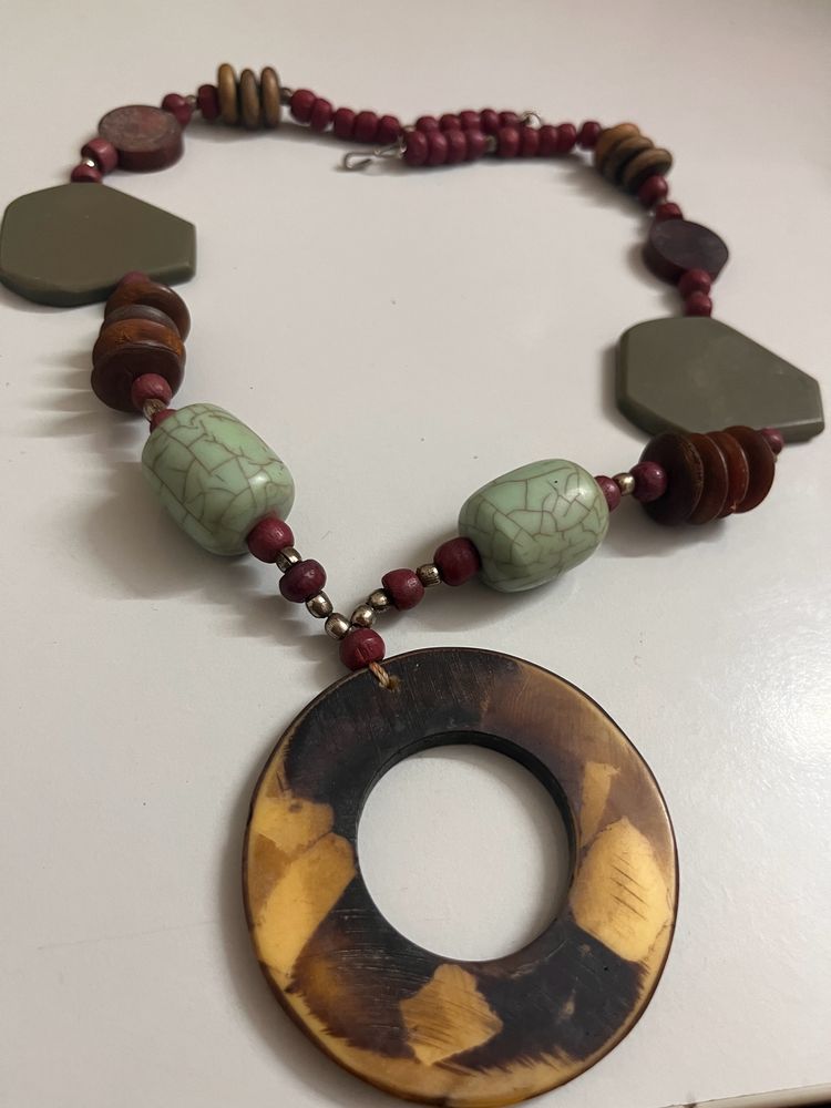 Beautiful Indian Western Neck Piece