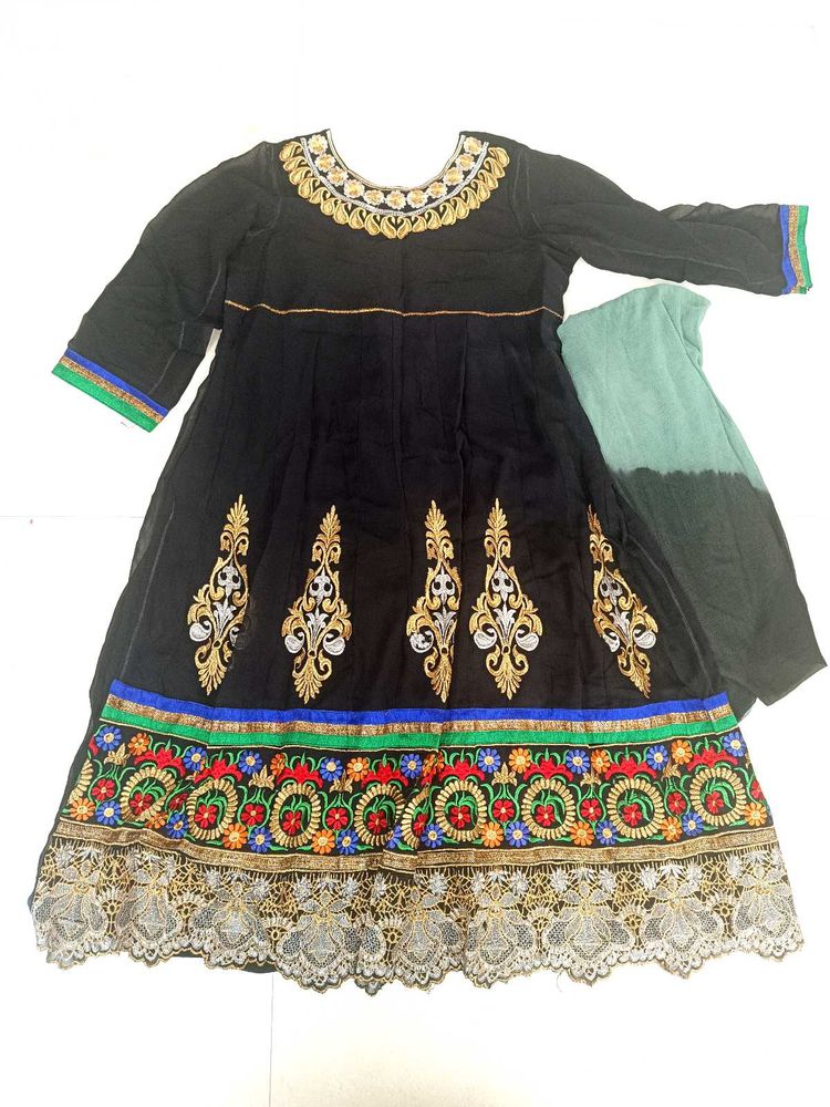Xl Size Black Embroidered Kurta Set