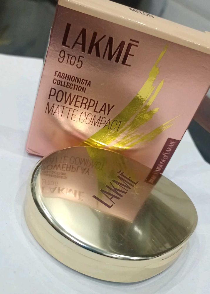 Lakme 9to5 Powerplay Matte Compact