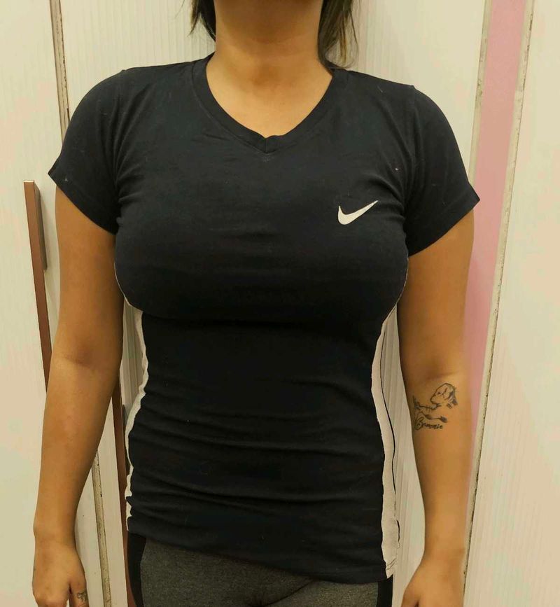 Nike Active T-Shirt
