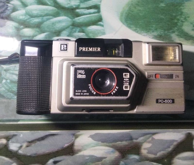 Vintage Premier PC-500 Film Camera