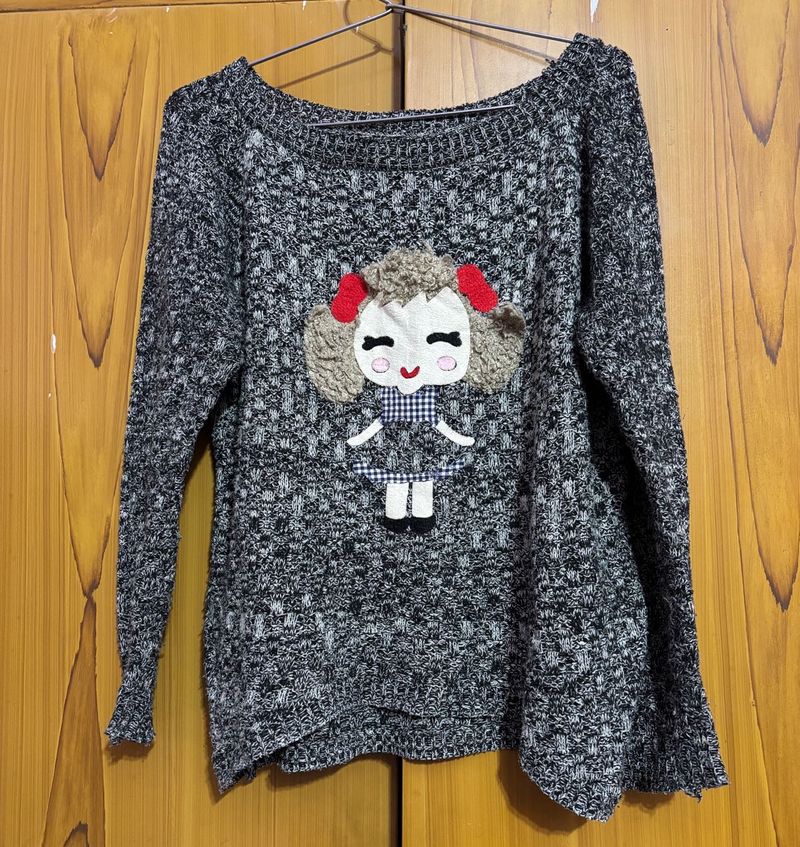 loose sweatshirt