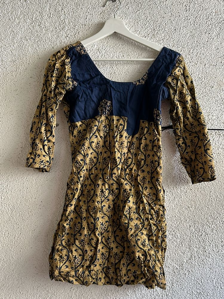 Kurti Set-Beautiful BlueCream With Chudidar