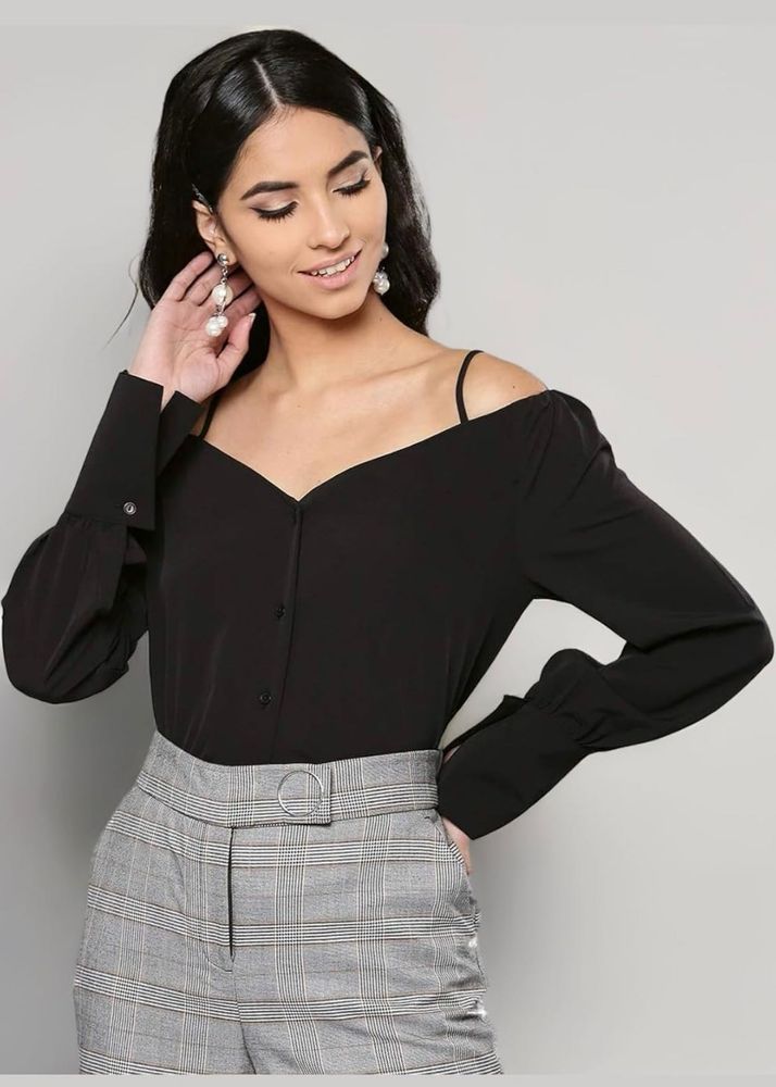 Black Offshoulder Top
