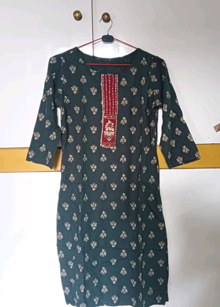 Dark Green &amp; Maroon Kurta Set