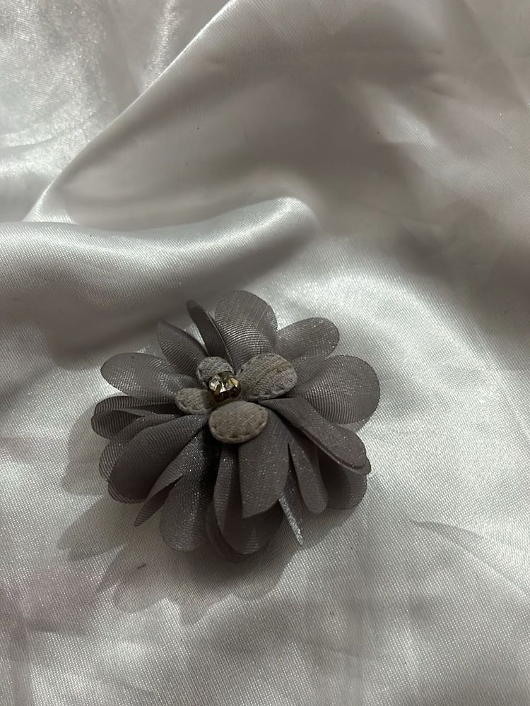 Gray Flower Brooch