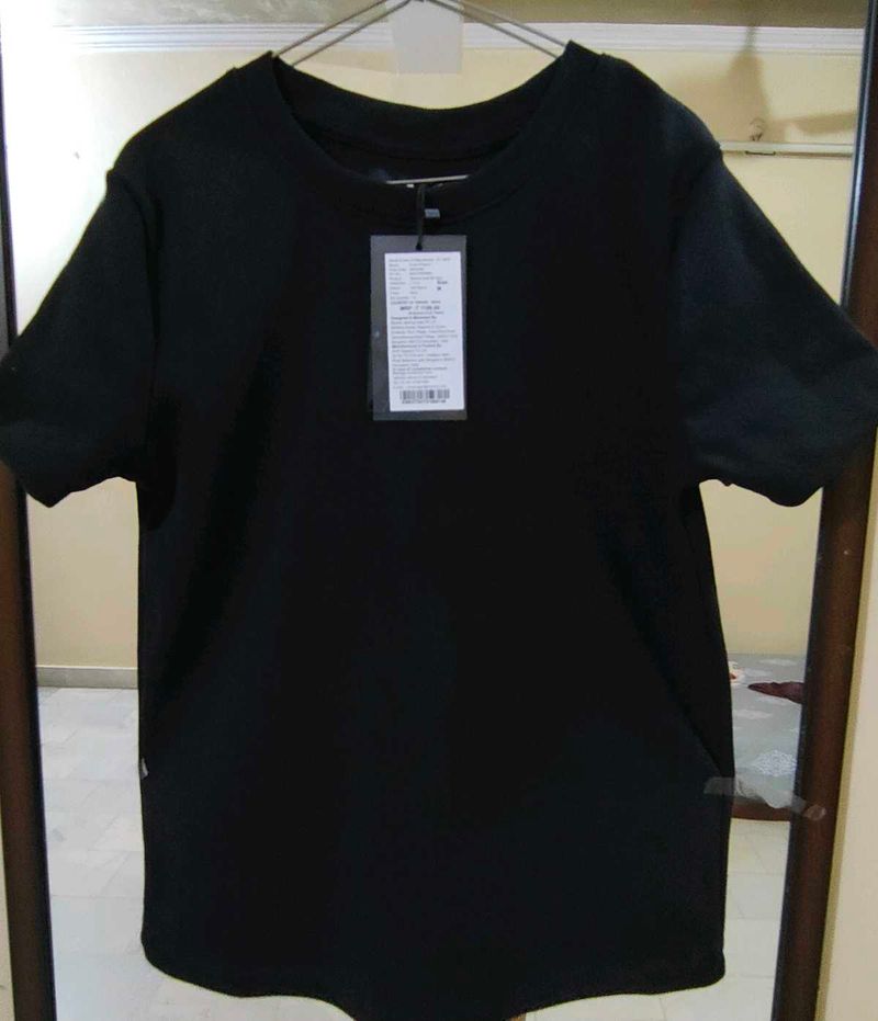 Black Solid  Tshirt
