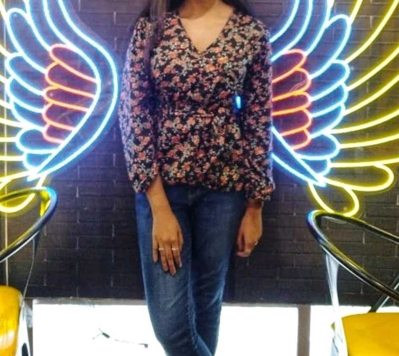 Floral Print Tie-Waist Top