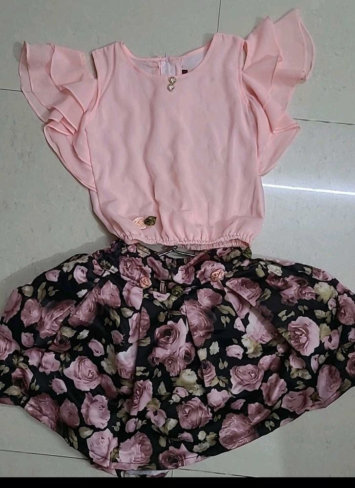 Beautiful skirt top for pretty doll