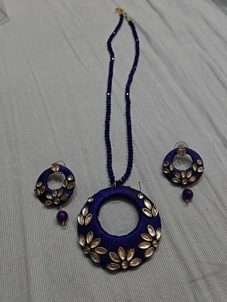 Pendent Set With Crystal Mala...