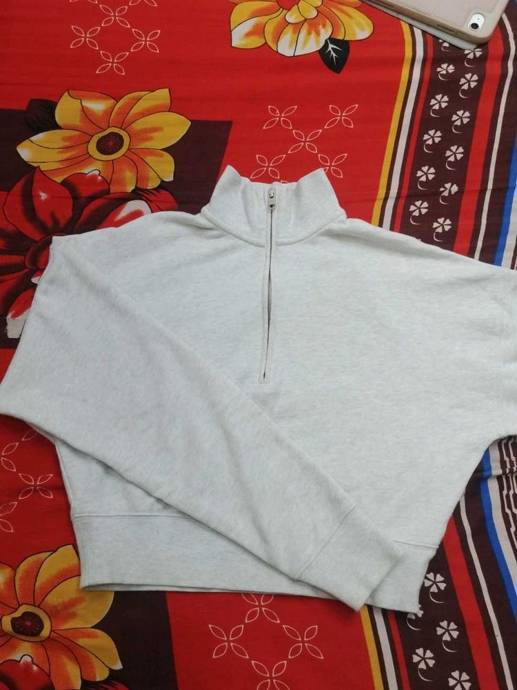 Cozy off white Pullover Sweatshirt