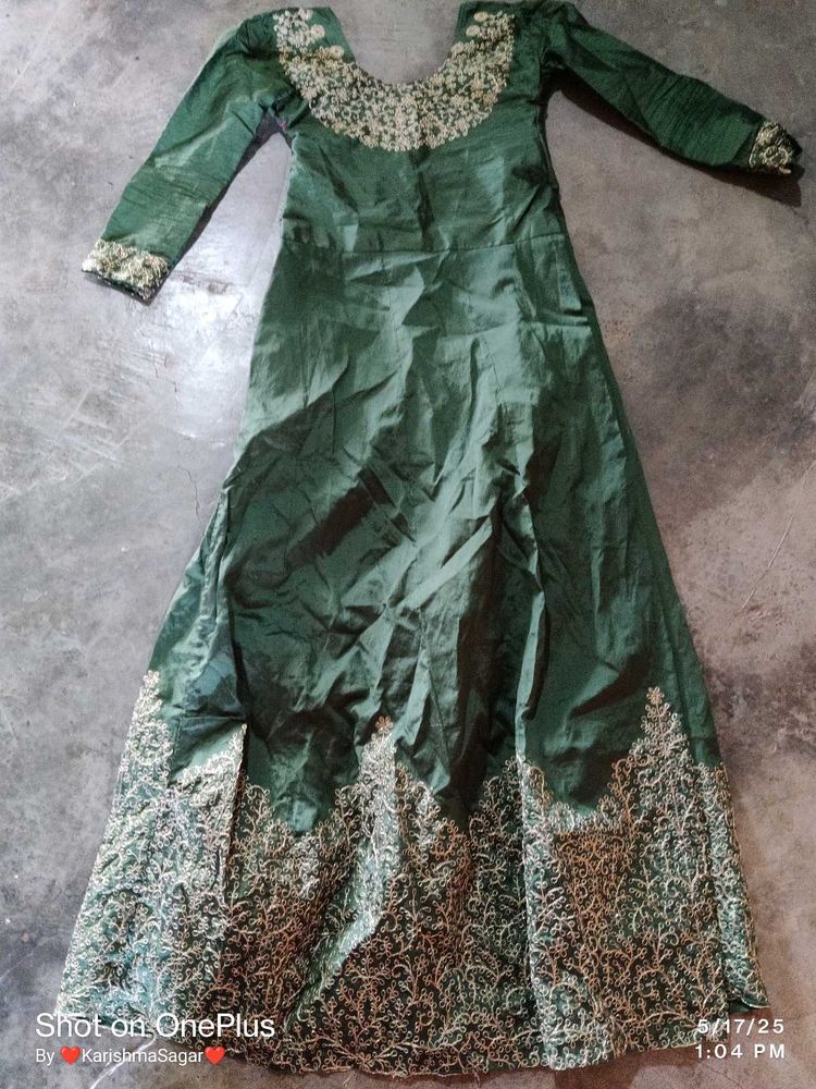 Green Colour Ethenic Gown