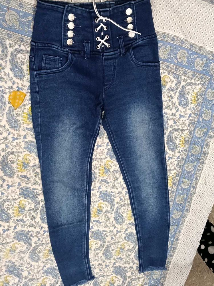 Stylish High-Waisted Jeans