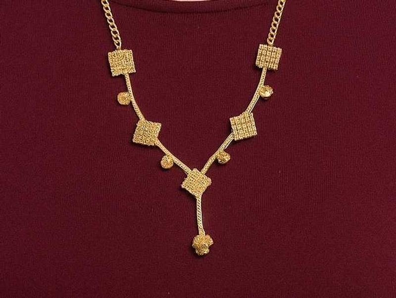 Sparkling Gold Square Necklace