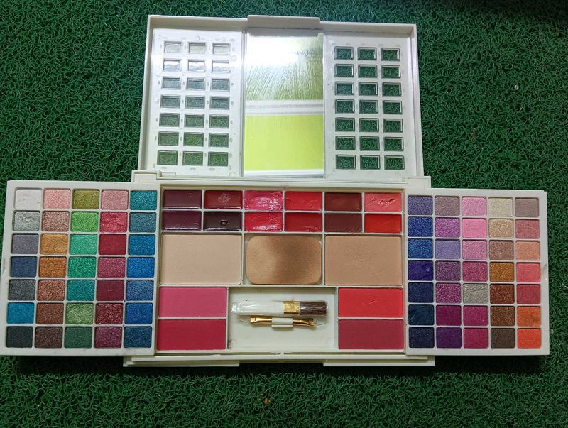 Makeup Kit