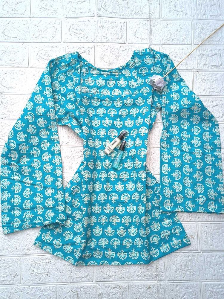 Cotton Short Kurti🩵