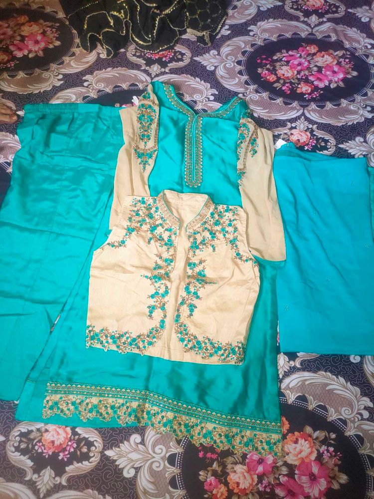 Teal &amp; Gold Embroidered Indian Outfit
