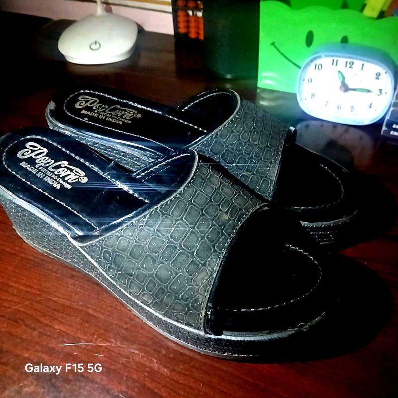 Popcorn Black Wedge Sandals