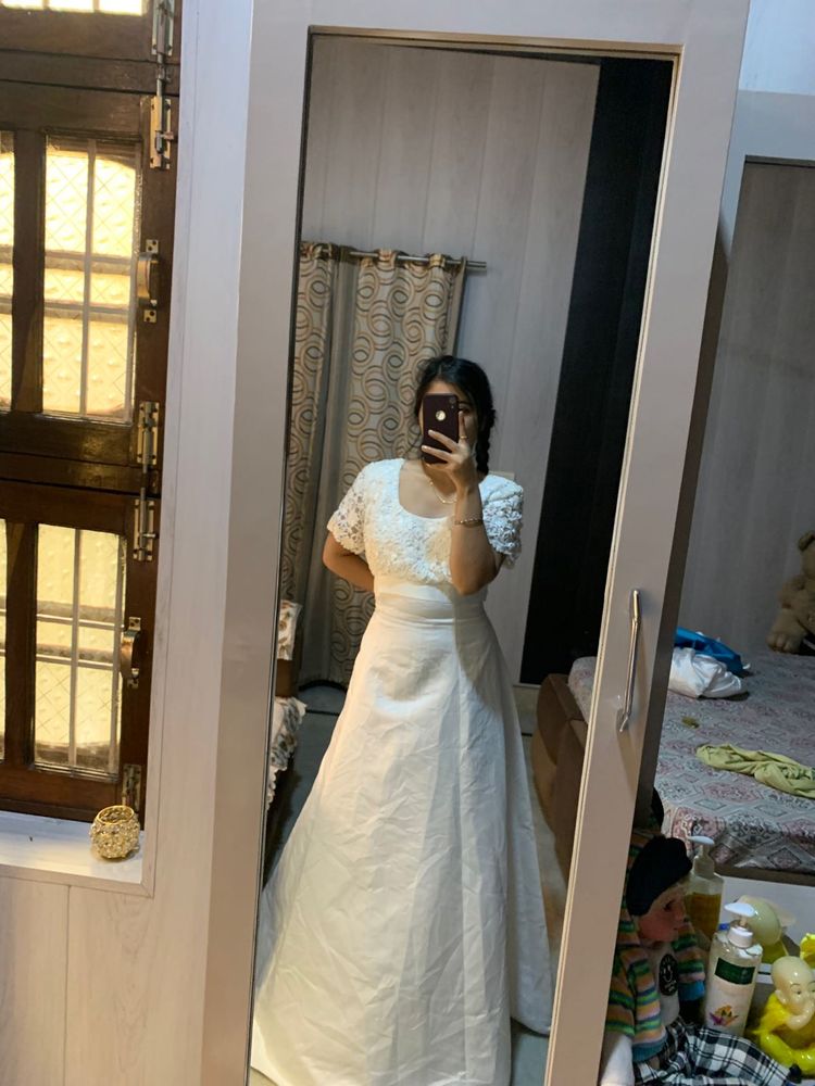 Gorgeous White Lace Gown🎀🦋