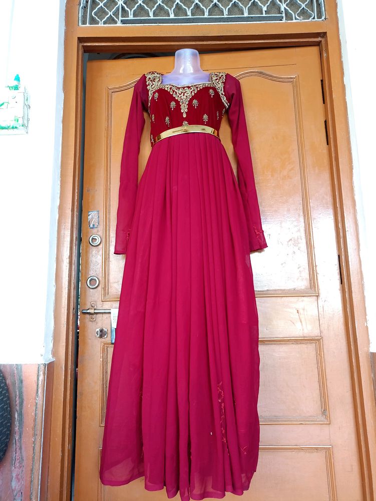 Gorget Maroon Flary Goun