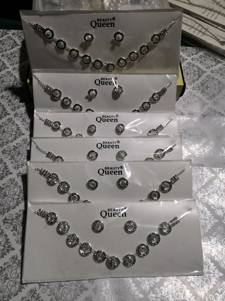 💥 Move On Sale 💥 6 Pack Of Jewellery Set