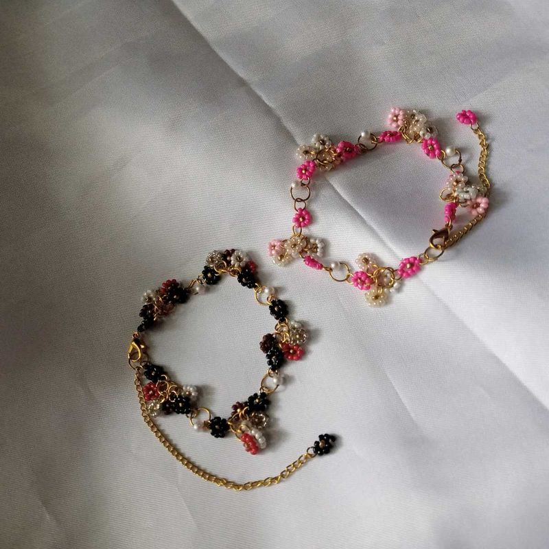 Beaded Daisy Bracelet 💖🖤✨