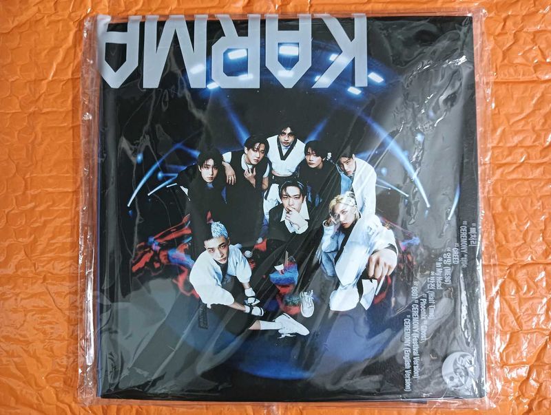 Stray kids [KARMA] 4th Album [Limited VER.] + POB