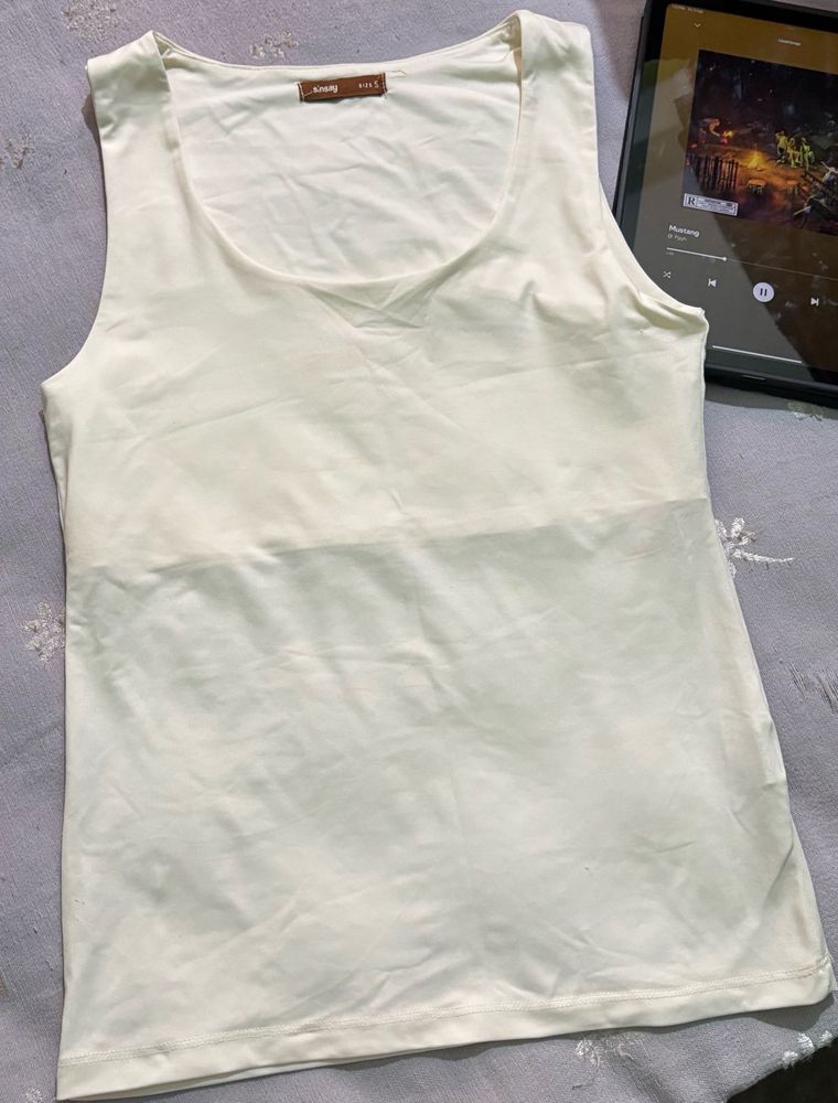 trendy top