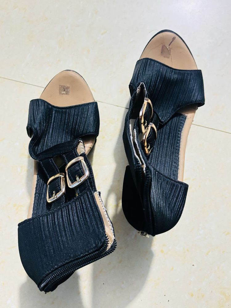 Stunning Black 👠 Heels