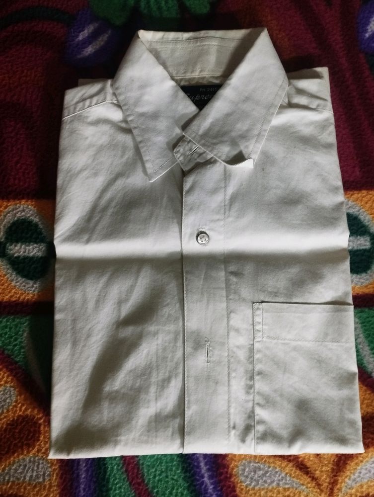 सफेद शर्ट न्यू