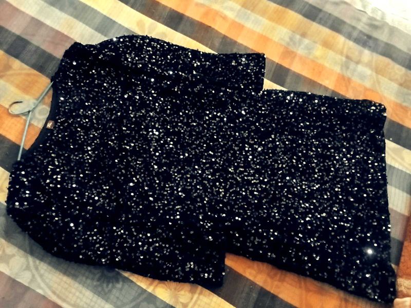 black bodycon partywear dress