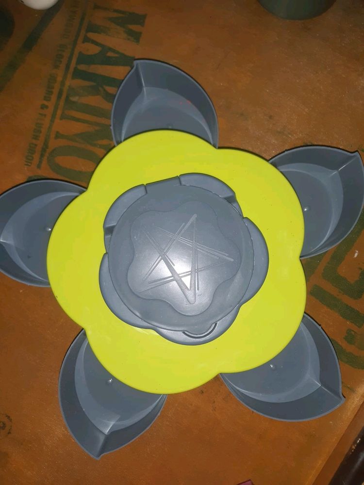 Smart Foldable Flower Box.
