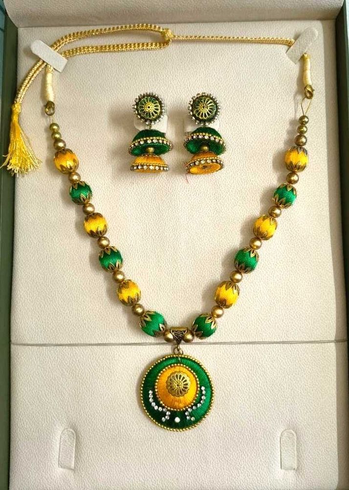 Necklace &amp; Earring Set