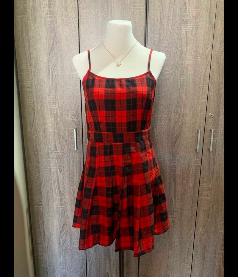 H&amp;M 🎁Buy 2 Get 1 Free🎁Size S/ Red Plaid Dress