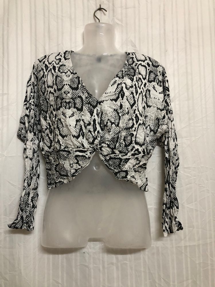 H&amp;M Black Long Sleeve V Neck Top