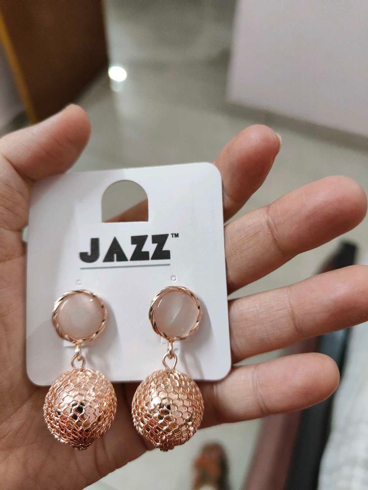 Dangling Earrings Gold and Stone