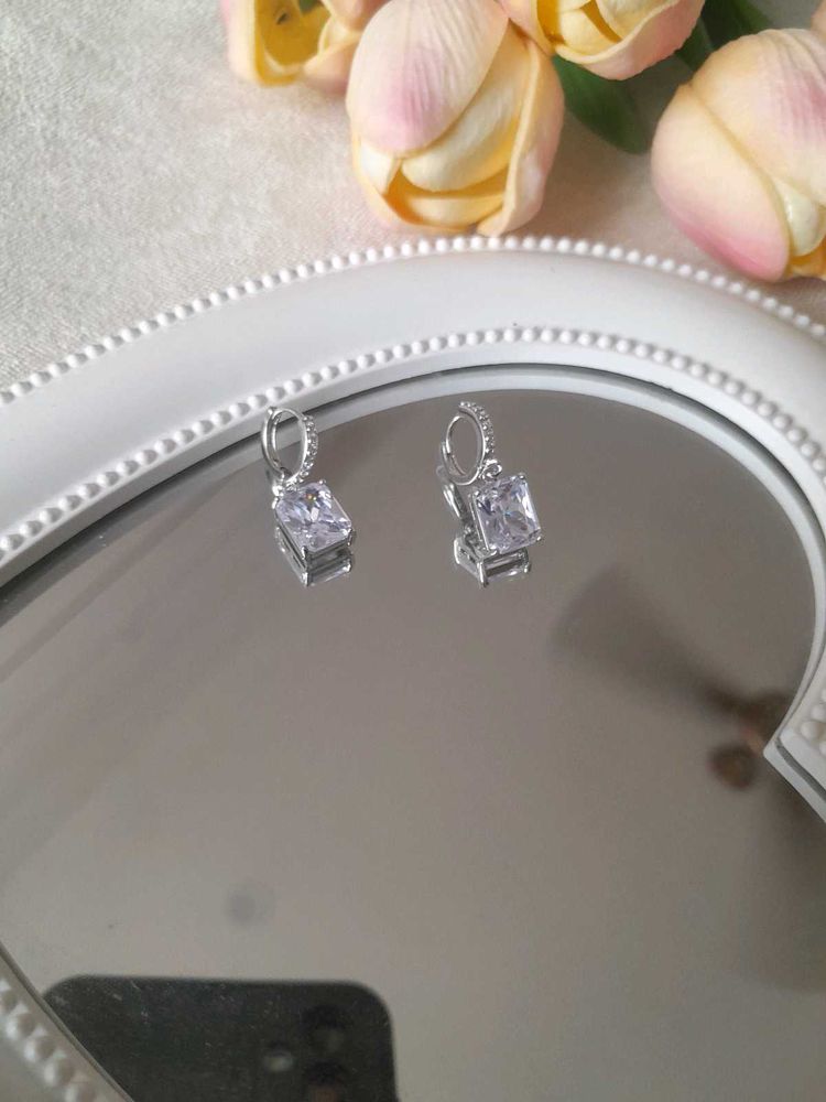 AD crushed Ice Cut Drop Earrings (Anti Tarnish)