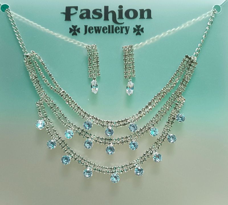Set Of 2 Beautiful Rhinestone Necklace Set