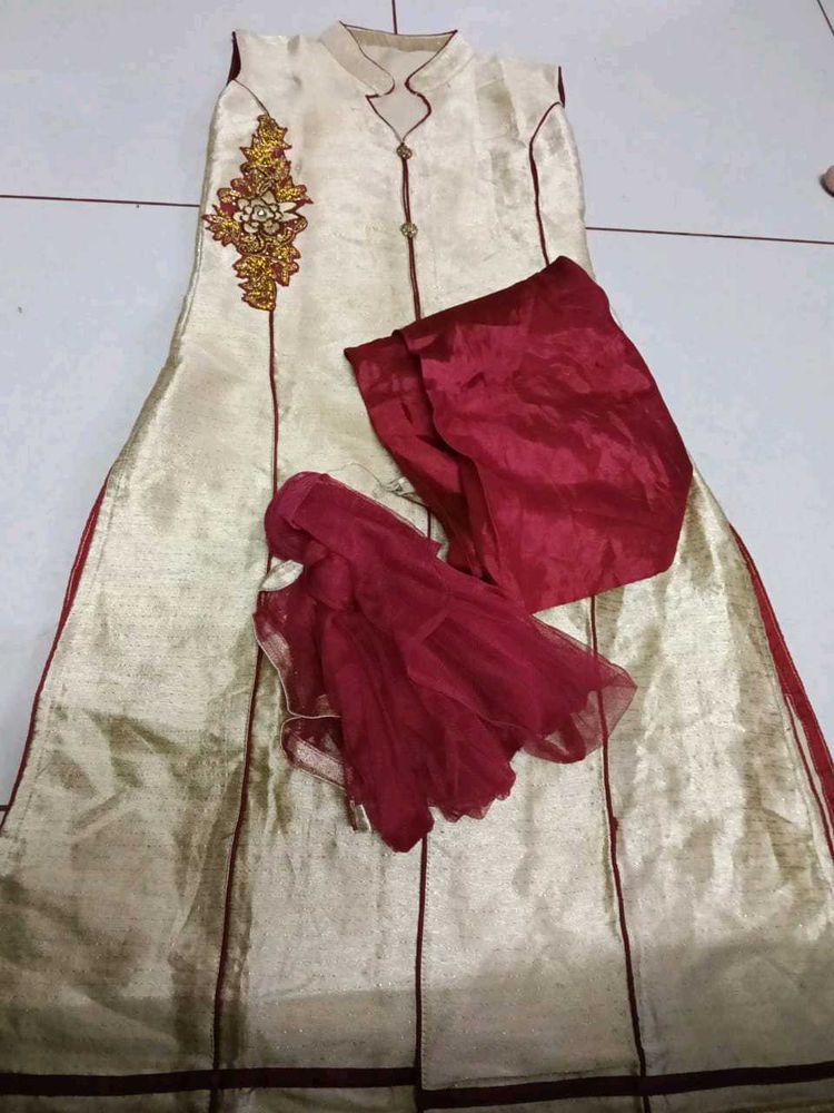 Elegant Cream &amp; Maroon Salwar Kameez