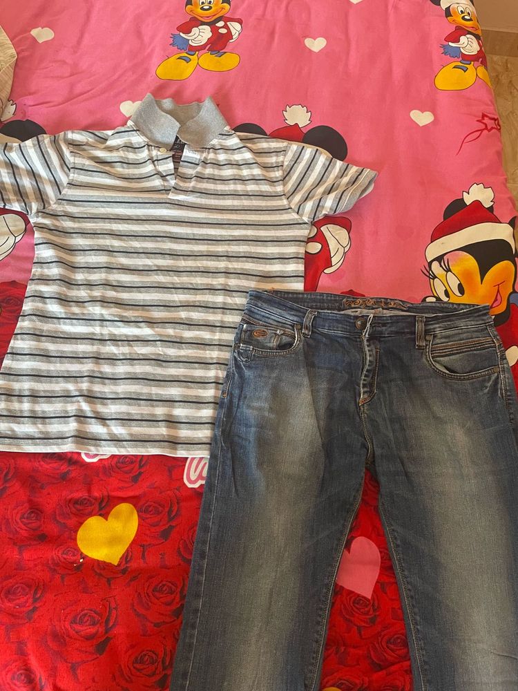 T shirt with jeans combo