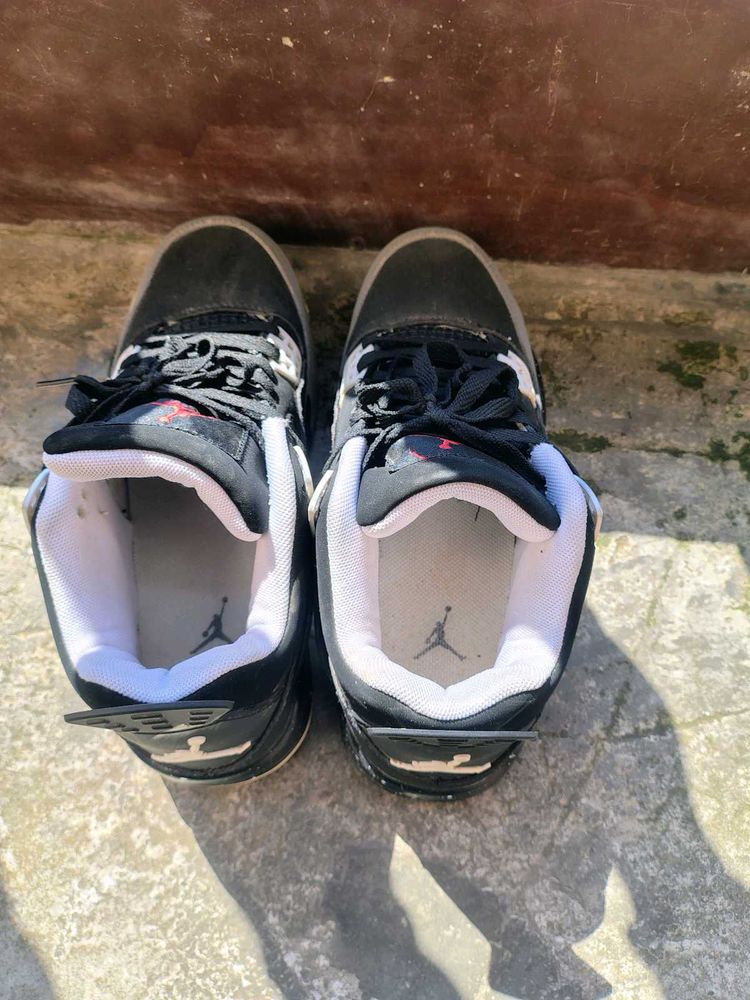 Jordan 4 Retro Black Cat Sneakers