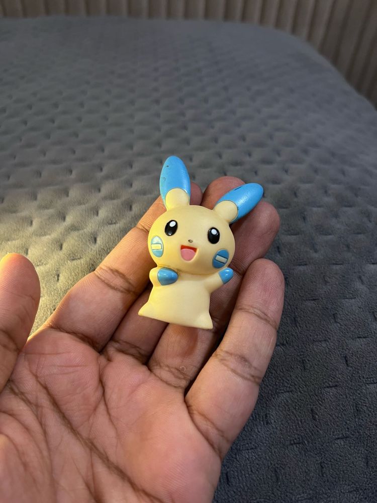 Pokemon MINUN Figure